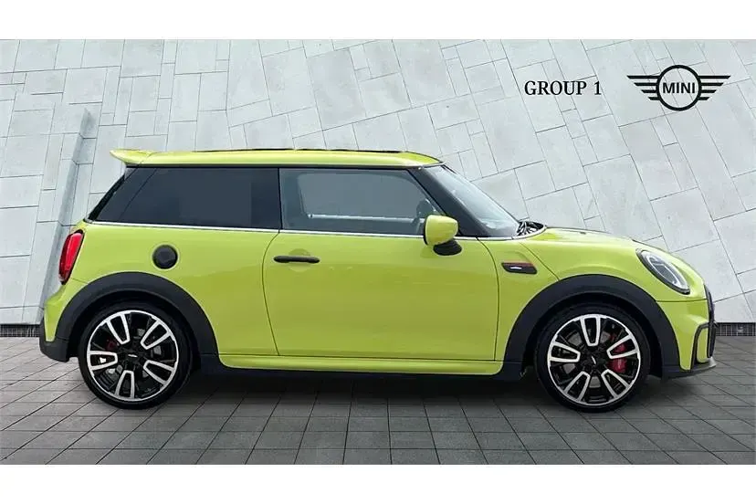 Used Mini John Cooper Works Hatch 231 HP (169 kW) 2024 Yellow Hatchback