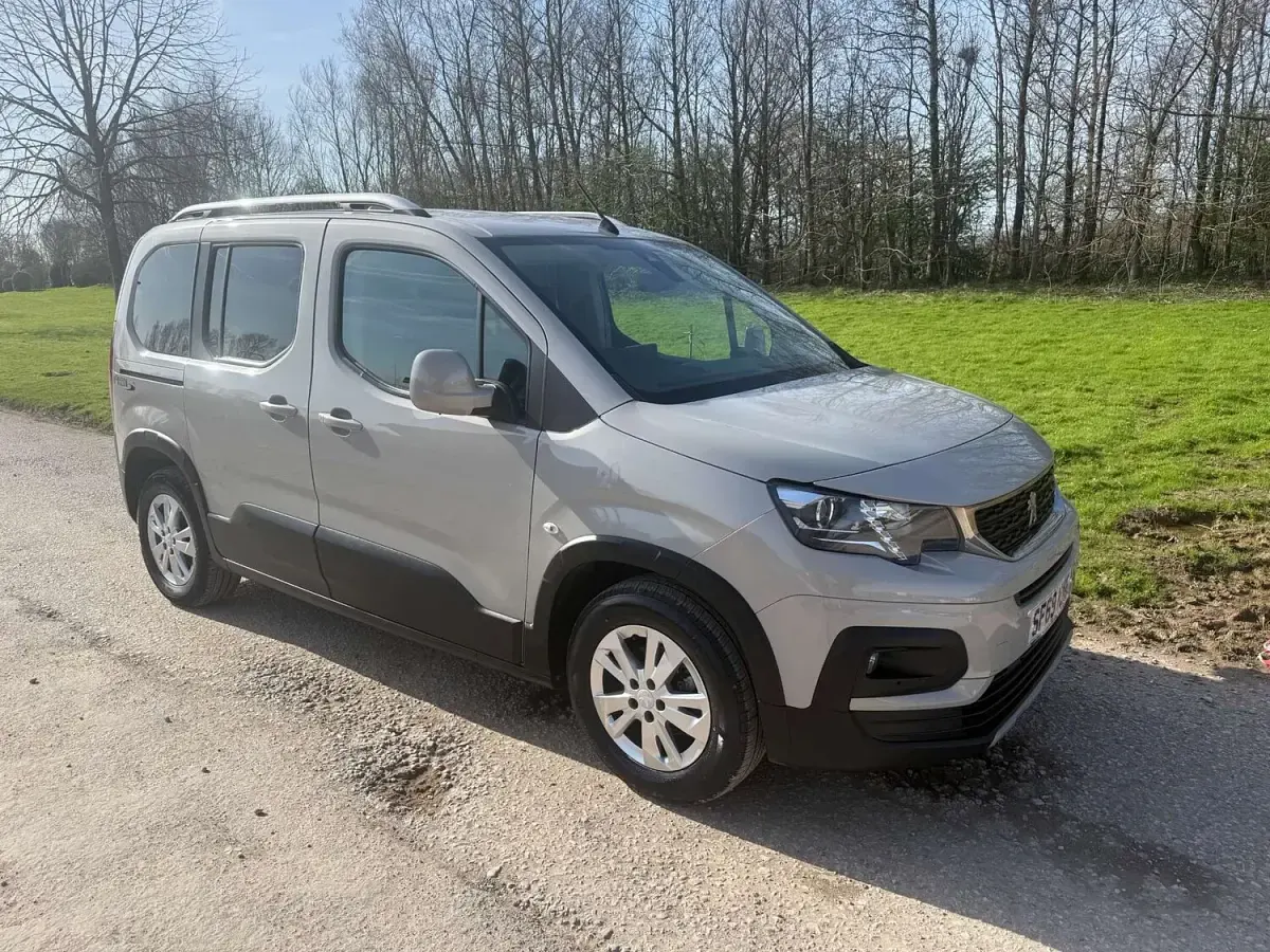 Used Peugeot Rifter Allure 100 HP (73 kW) 2020 Beige MPV