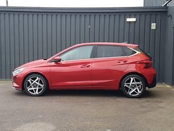 Used Hyundai i20 Premium 100 HP (73 kW) 2024 Red Hatchback