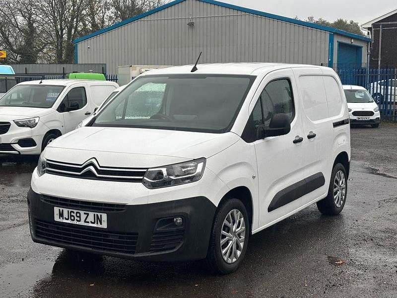 White Used 2019 Citroën Berlingo Van | £8,948 (Fair price) - Image 1/4