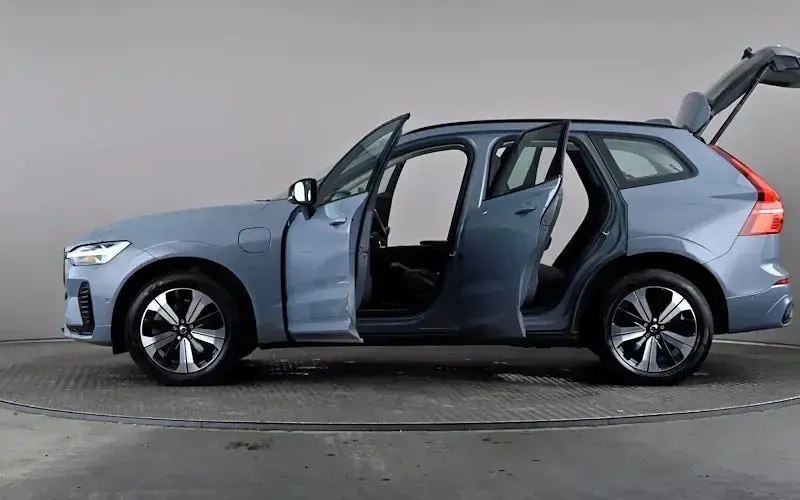 Used Volvo XC60 Plus 349 HP (256 kW) 2023 Grey SUV