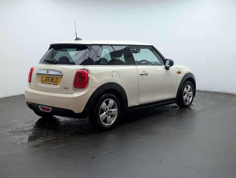 Used Mini ONE Hatch 102 HP (75 kW) 2015 White Hatchback