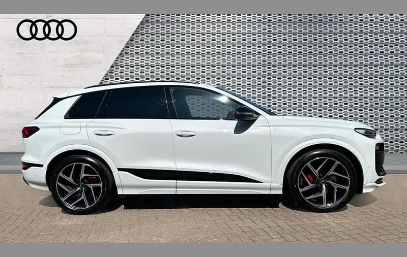 Begagnad Audi Q6 e-tron Advanced 285 kW (388 HK) 2024 Vit SUV