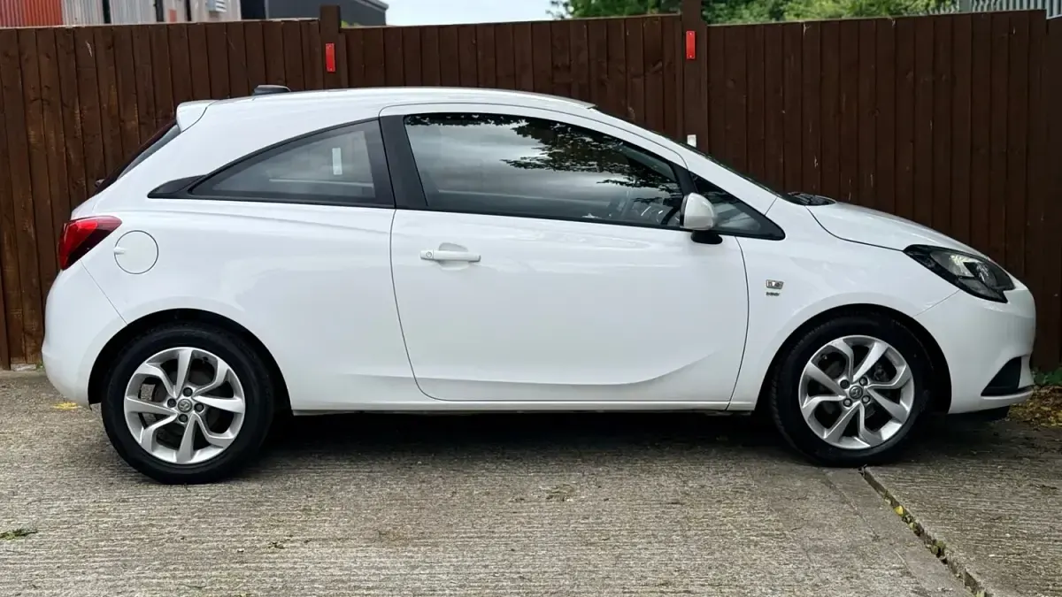 Used Vauxhall Corsa 2015 White Hatchback