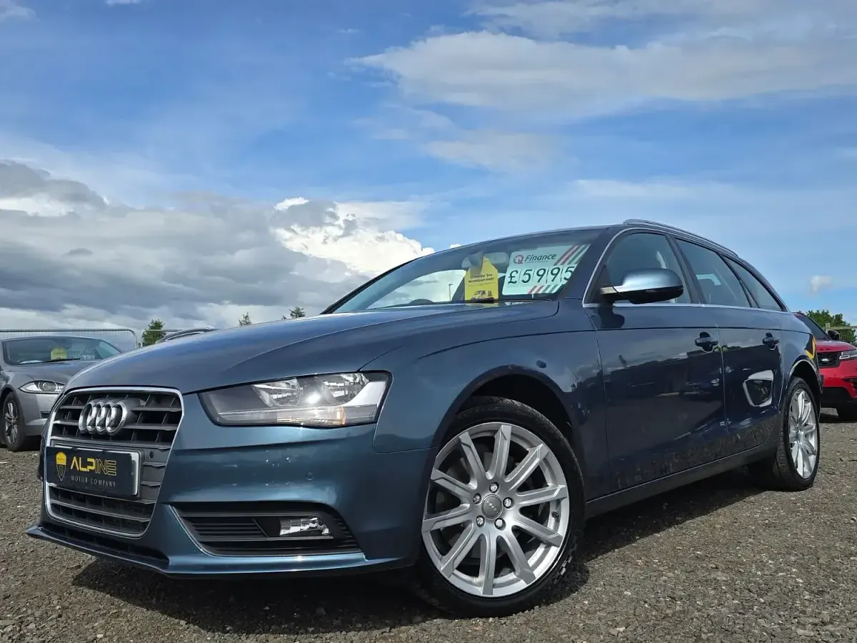 Used Audi A4 Business 177 HP (130 kW) 2015 Blue Estate
