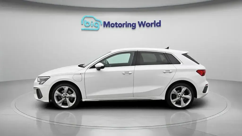 Used Audi A3 Sportback S-Line 204 HP (150 kW) 2023 White Hatchback