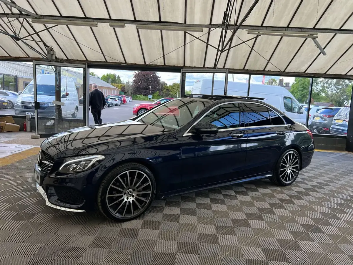 Used Mercedes C200 AMG Line Premium Plus 184 HP (135 kW) 2017 Blue Sedan