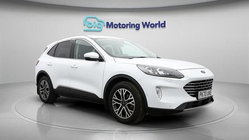 Used Ford Kuga Titanium 150 HP (110 kW) 2020 White SUV