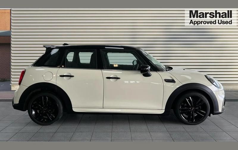 Used Mini Cooper Sport 134 HP (98 kW) 2021 White Hatchback