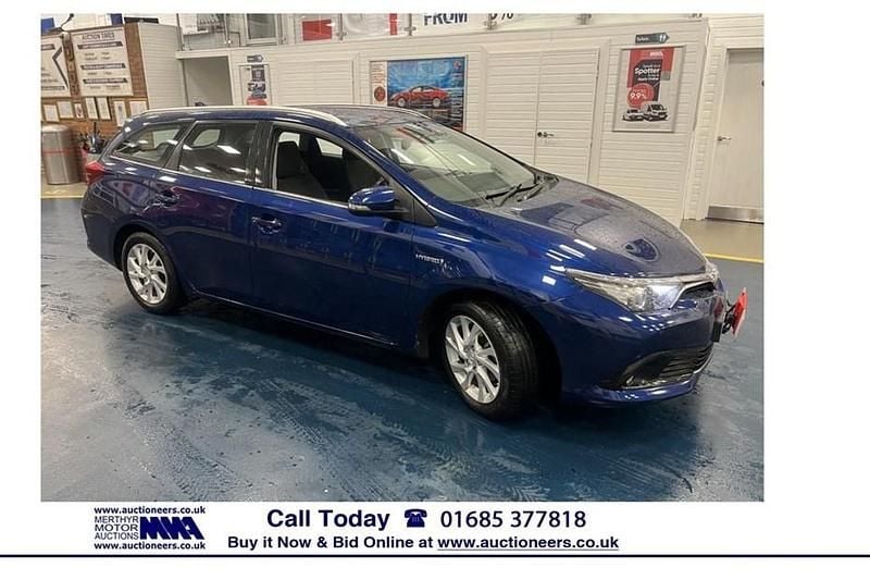 Used 2018 Toyota Auris Touring Sports Estate | £11,354 (Fair price) - Image 1/1