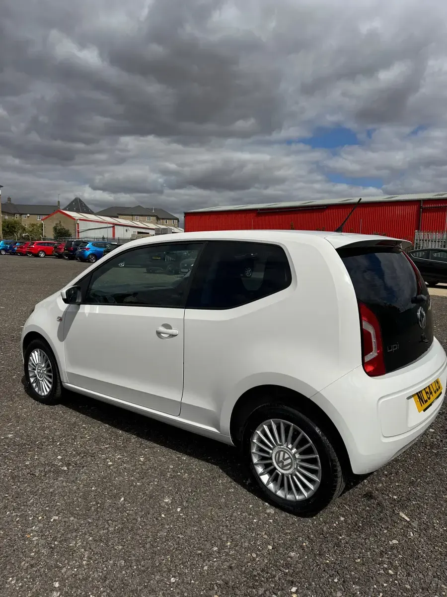 Used VW up! move up! 60 HP (44 kW) 2014 White Hatchback