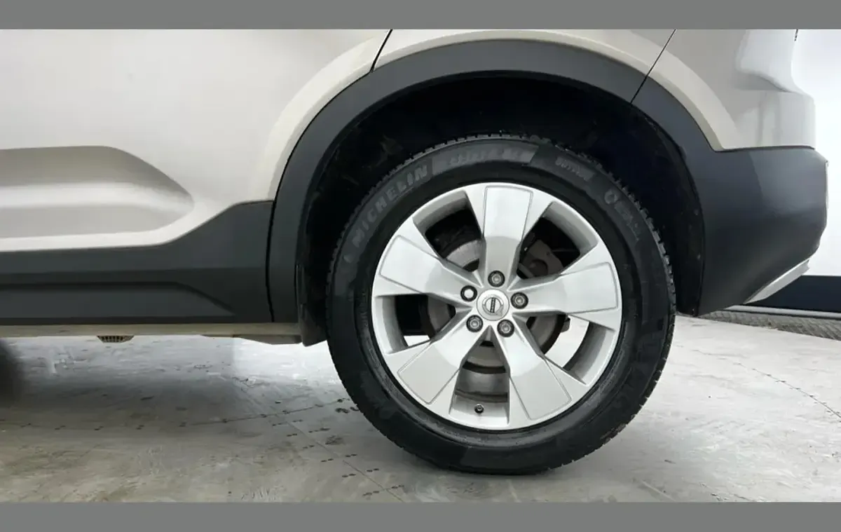 Used Volvo XC40 Momentum 161 HP (118 kW) 2021 Grey SUV