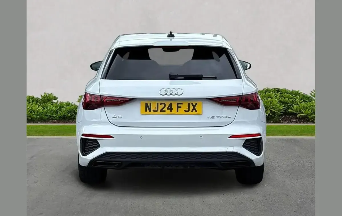 Used Audi A3 e-tron Competition 241 HP (177 kW) 2024 White Hatchback