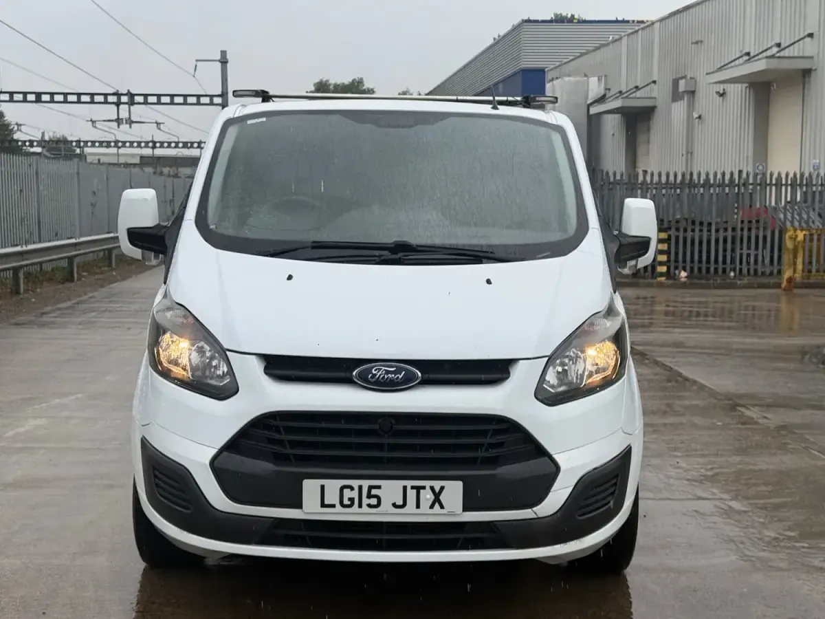 Used Ford Transit Custom 100 HP (73 kW) 2015 White Van