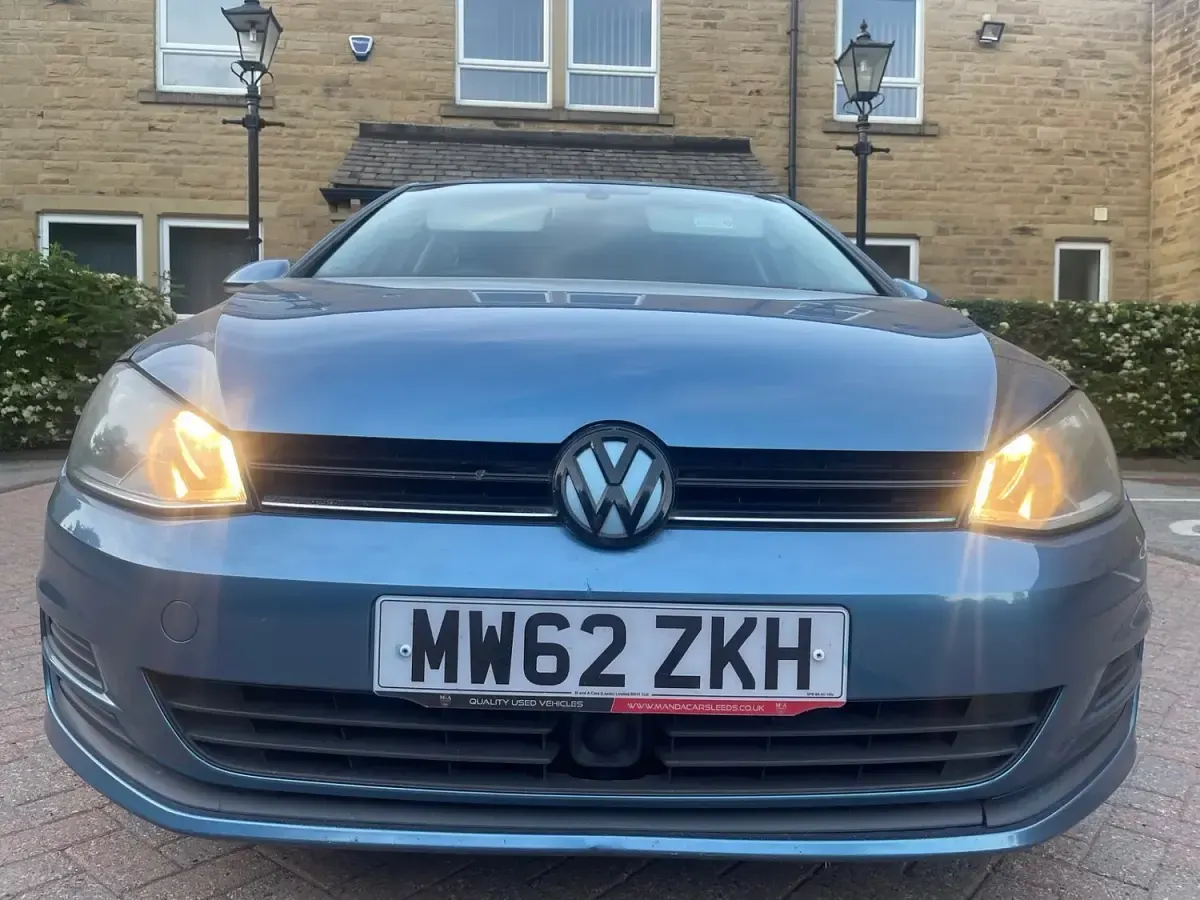 Used VW Golf VII SE 122 HP (89 kW) 2013 Blue Hatchback