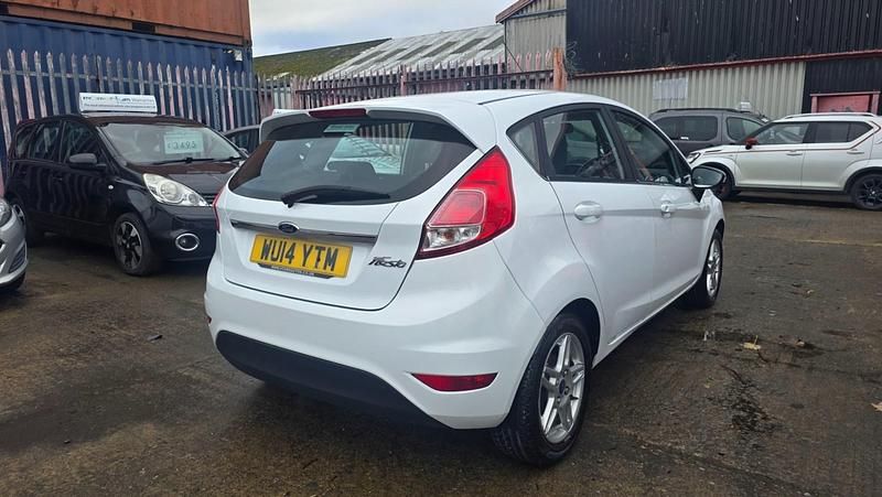 Used Ford Fiesta Zetec 2014 White Hatchback