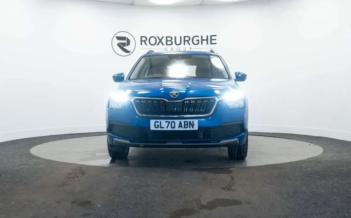Usado Skoda Kamiq SE 116 HP (85 kW) 2020 Azul SUV