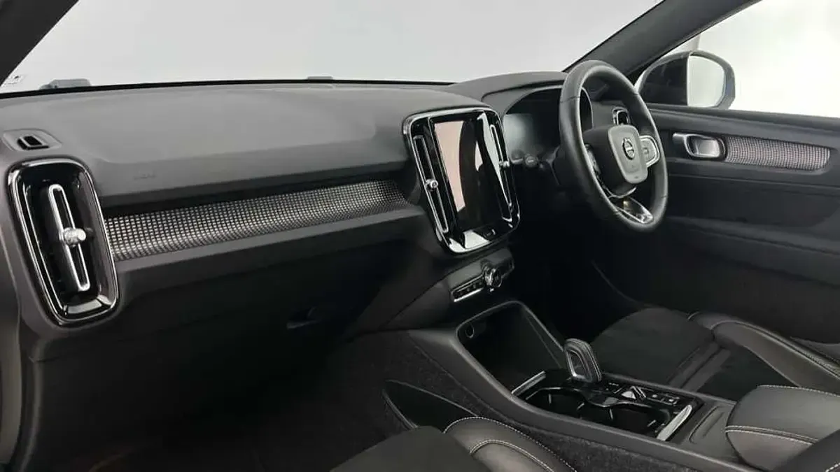 Used Volvo XC40 R-Design 2022 Black SUV
