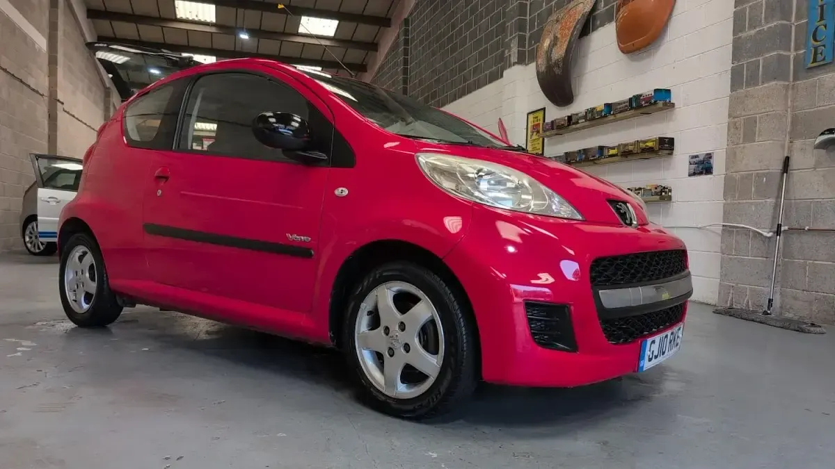 Used Peugeot 107 68 HP (50 kW) 2010 Red Hatchback
