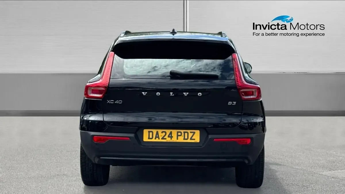 Used Volvo XC40 Plus 163 HP (119 kW) 2024 Onyx black metallic SUV
