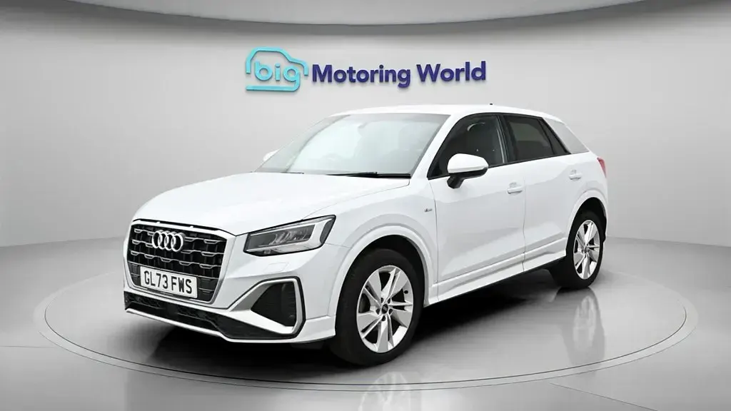 Begagnad Audi Q2 S-Line 150 HK (110 kW) 2023 Vit SUV