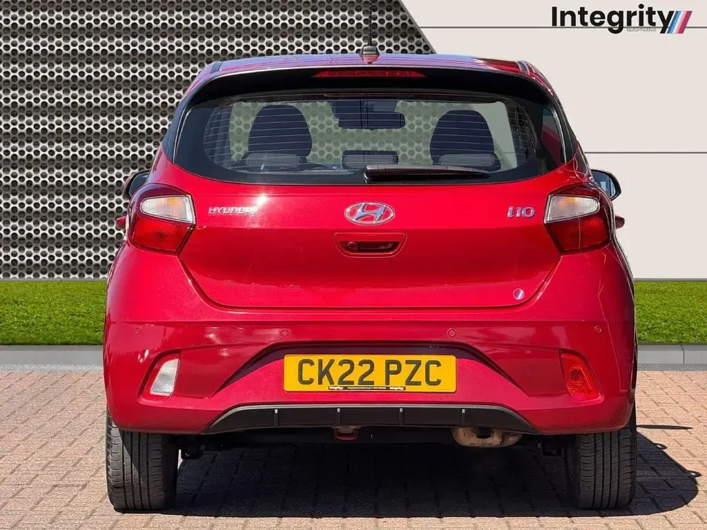 Used Hyundai i10 SE 84 HP (61 kW) 2022 Red Hatchback