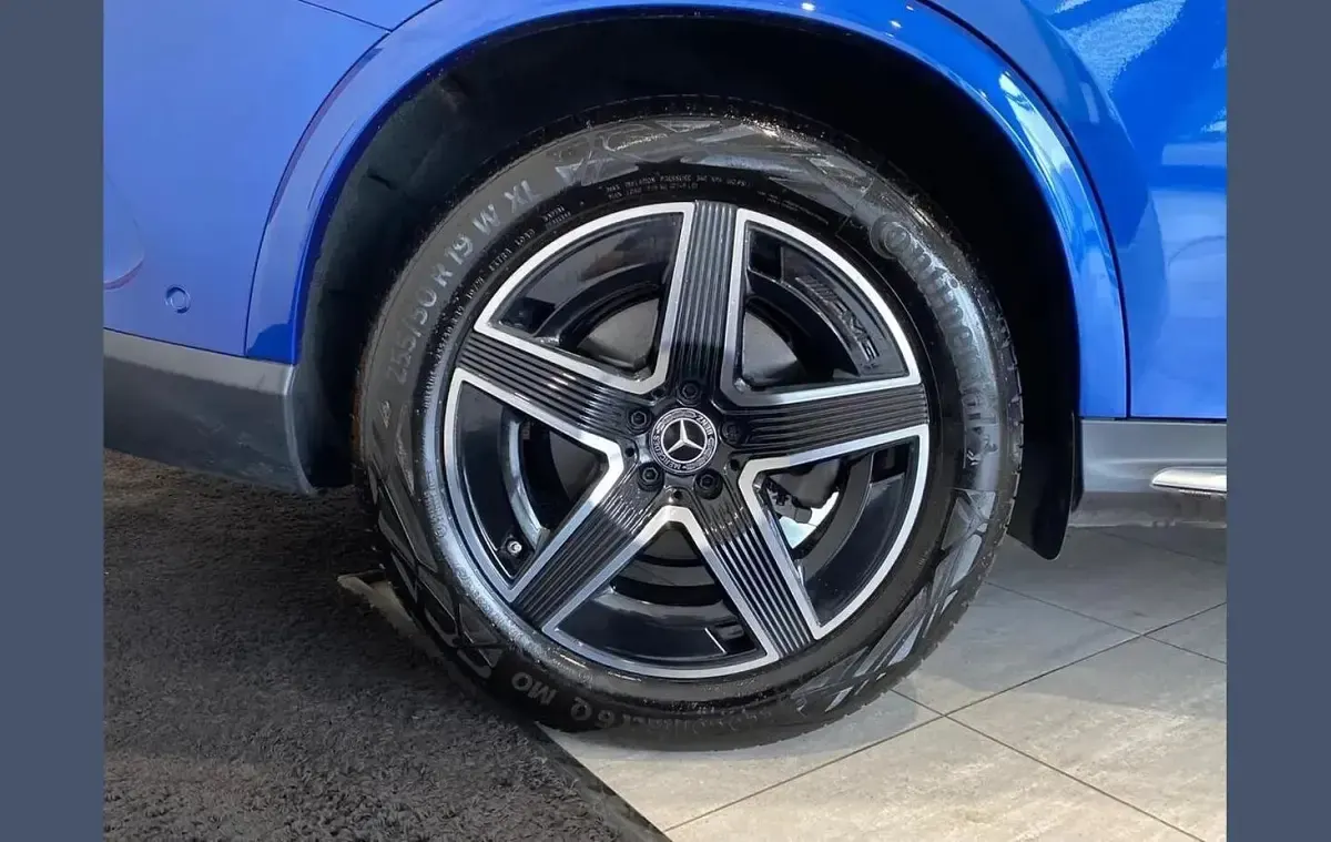 New Mercedes GLC300 AMG line 254 HP (186 kW) 2025 Blue SUV