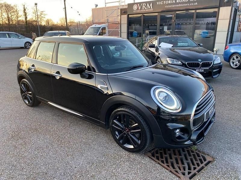 Used Mini Cooper Hatch 136 HP (100 kW) 2019 Black Hatchback