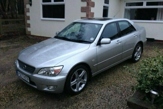 Used 2001 Lexus IS200 Sedan | £1,695 - Image 1/4