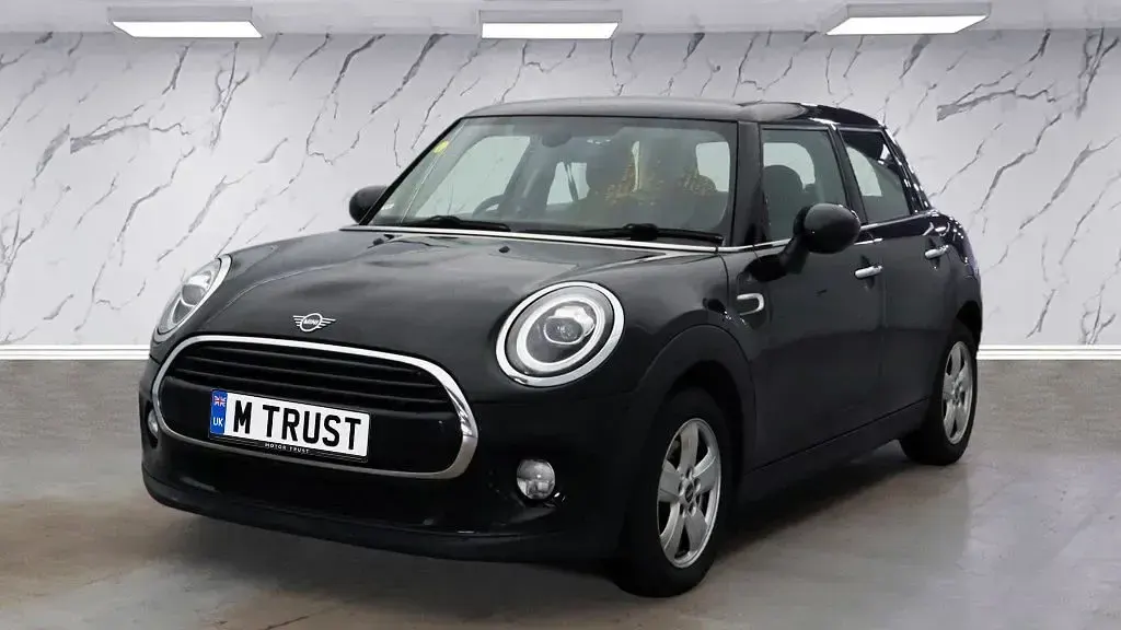Used Mini Cooper Classic 136 HP (100 kW) 2019 Black Hatchback