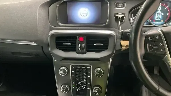 Used Volvo V40 SE Lux 150 HP (110 kW) 2014 Blue Hatchback