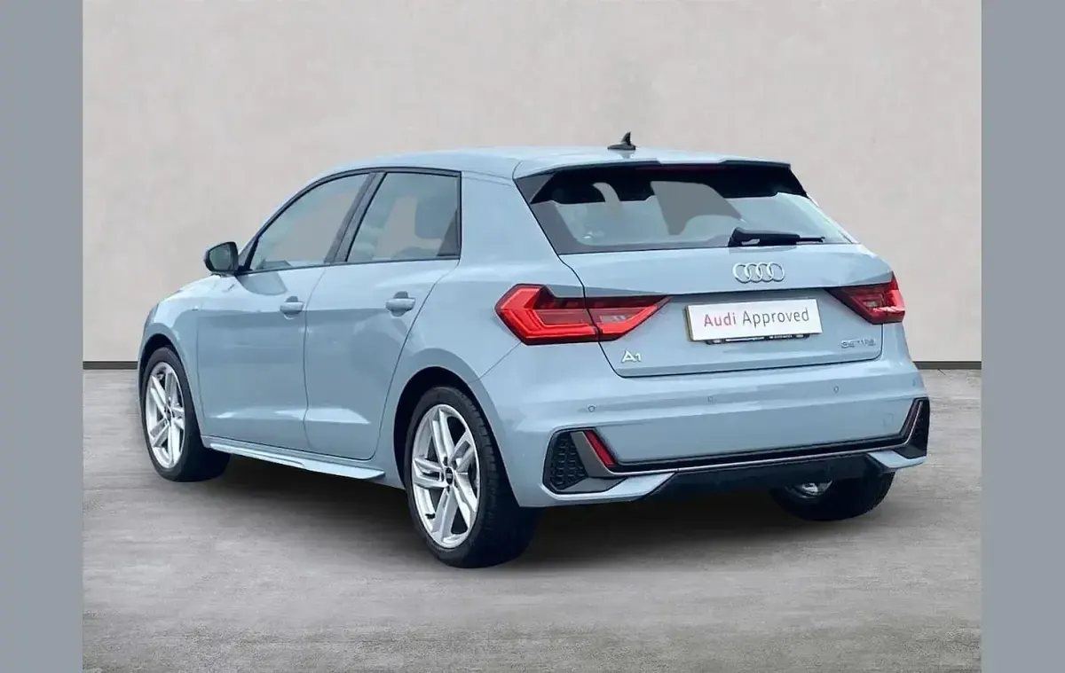 Gebraucht Audi A1 S-Line 150 PS (110 kW) 2023 Grau SUV