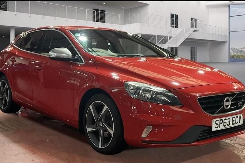 Used 2013 Volvo V40 R-Design Hatchback | £5,695 (Fair price) - Image 1/1