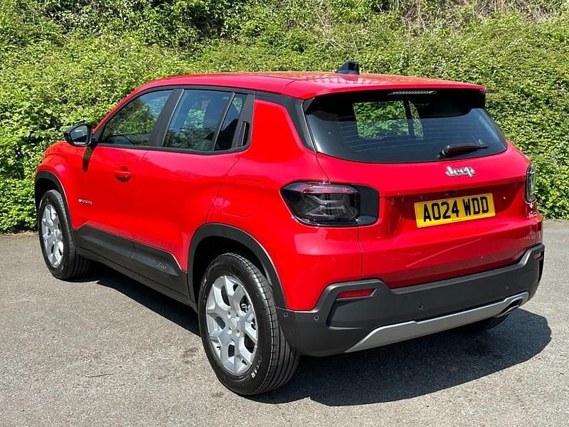 Used Jeep Avenger Altitude 100 HP (73 kW) 2024 Red SUV