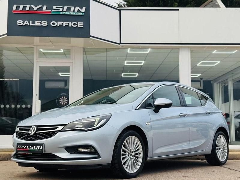 Used Vauxhall Astra Elite 150 HP (110 kW) 2018 Silver Hatchback