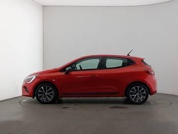 Used Renault Clio V Evolution 145 HP (106 kW) 2022 Red Hatchback