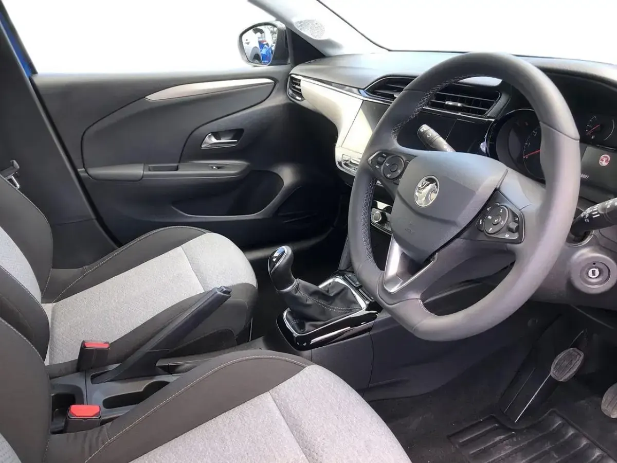 Used Vauxhall Corsa Design Edition 74 HP (54 kW) 2023 Blue Hatchback