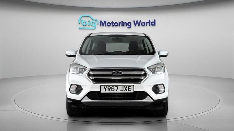 Used Ford Kuga Zetec 120 HP (88 kW) 2017 White SUV