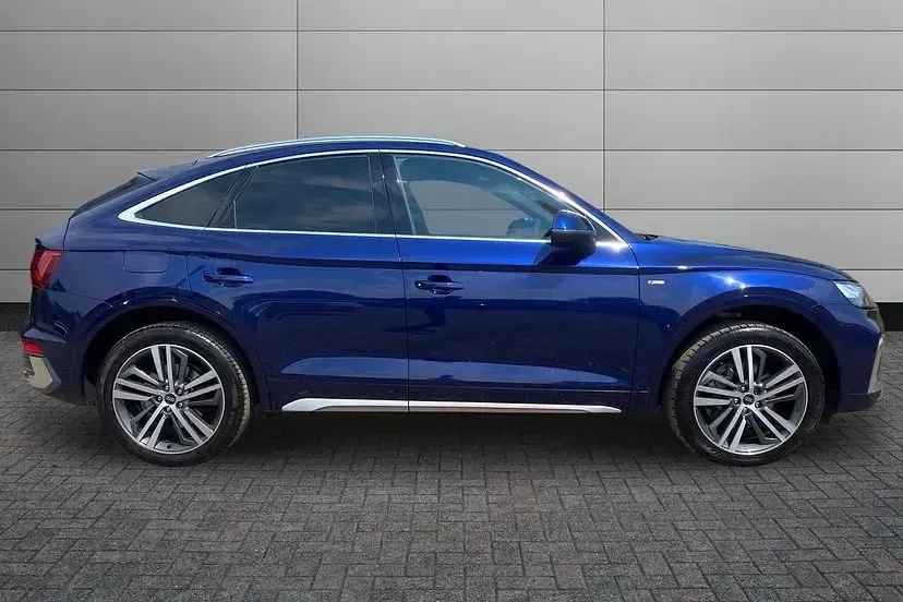 Used Audi Q5 Sportback S-Line 201 HP (147 kW) 2023 Navarra blue SUV