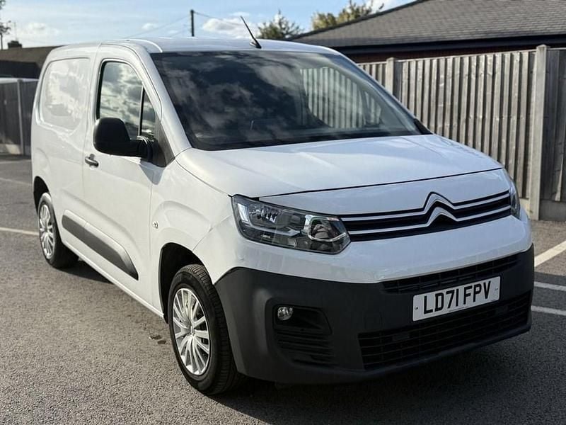 White Used 2021 Citroën Berlingo MPV | £6,750 (Good price) - Image 1/4