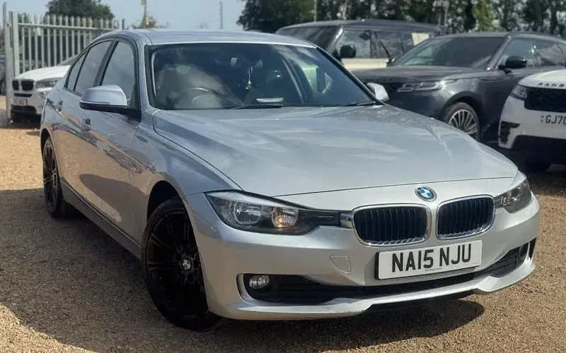 Used BMW 318 Comfort Edition 143 HP (105 kW) 2015 Sedan