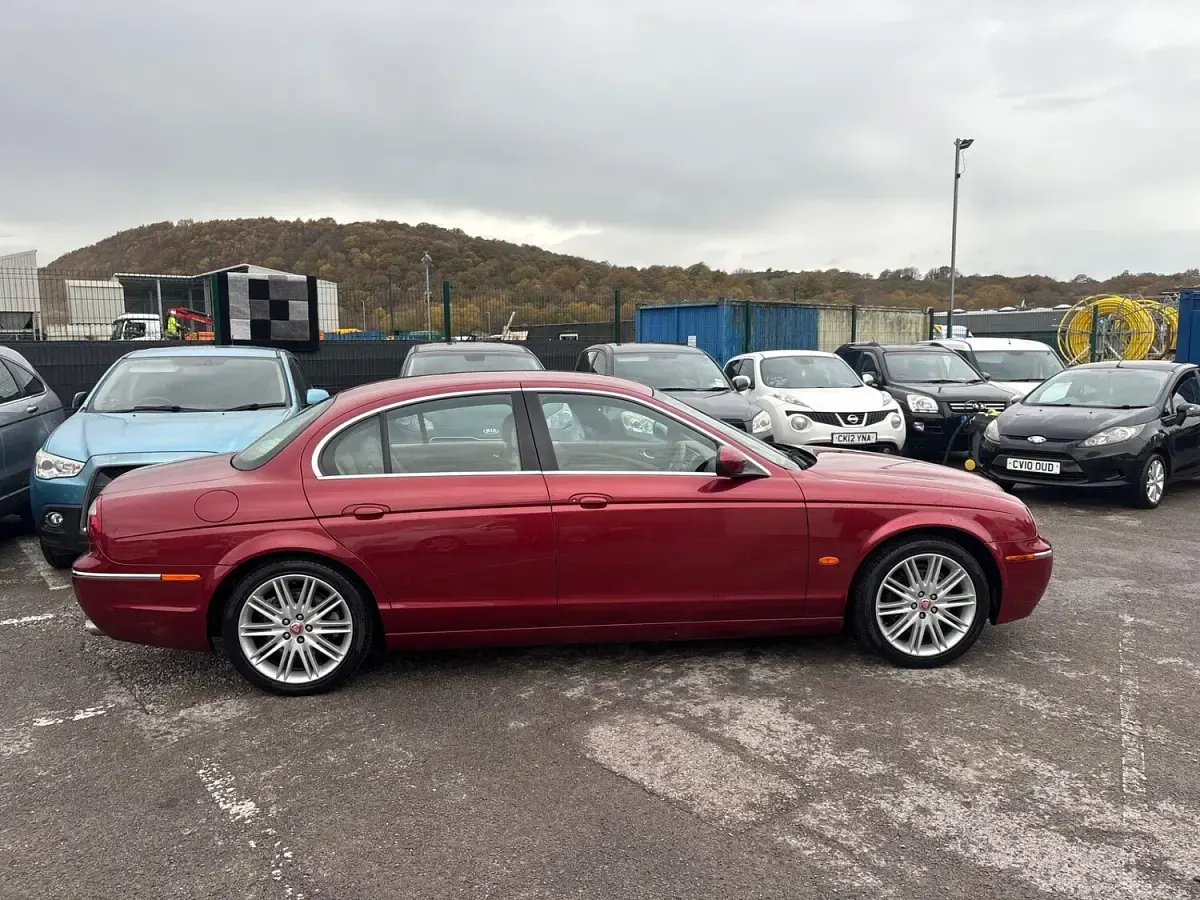 Used Jaguar S-Type SE 207 HP (152 kW) 2007 Red Sedan