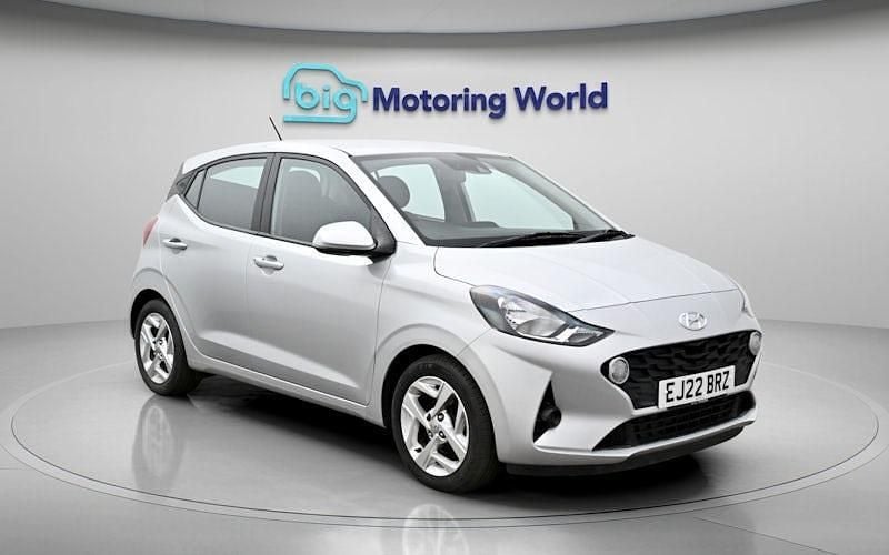 Usado Hyundai i10 SE 84 HP (61 kW) 2022 Prateado Citadino