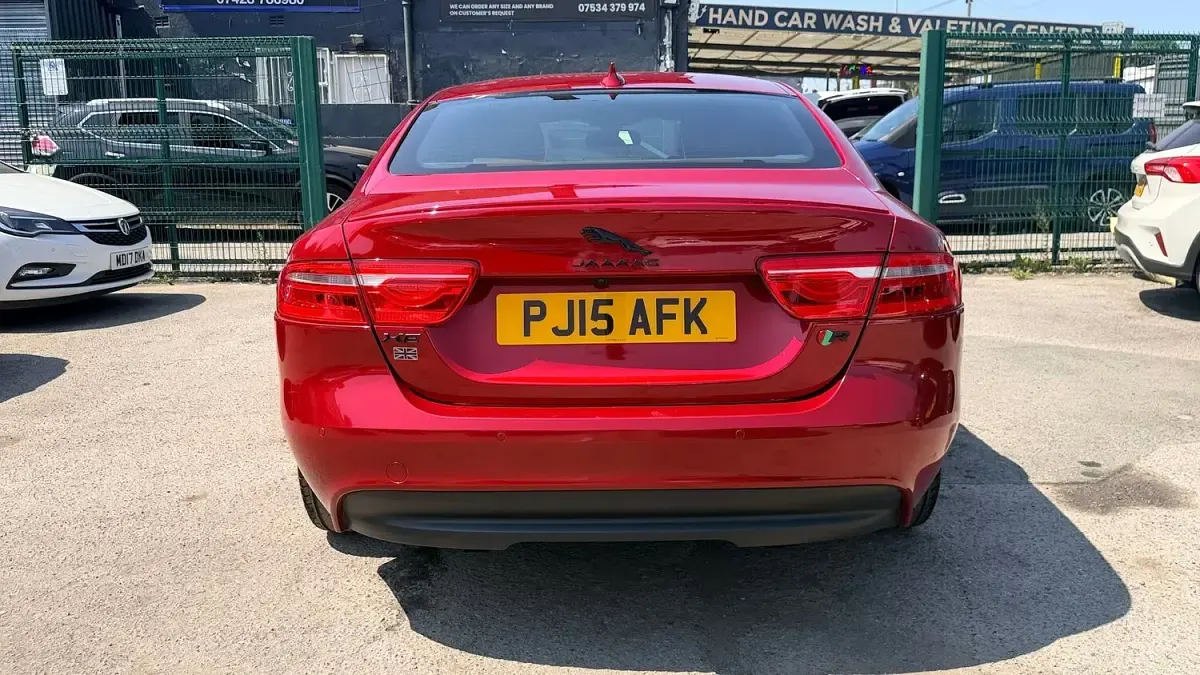 Used Jaguar XE R-Sport 200 HP (147 kW) 2015 Red Sedan