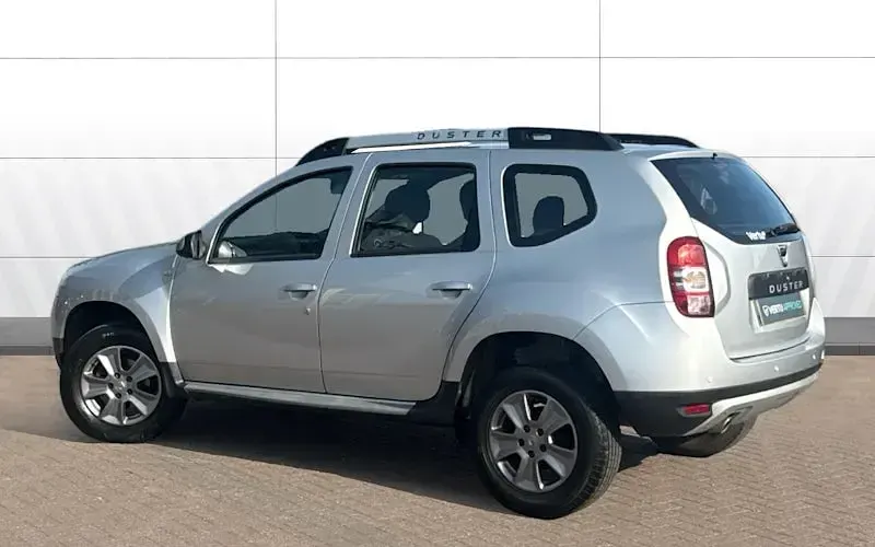 Usado Dacia Duster Lauréate 109 CV (80 kW) 2016 Plateado SUV