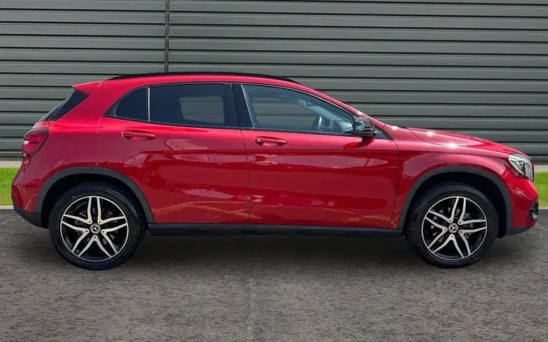 Used Mercedes GLA180 Urban 122 HP (89 kW) 2020 SUV