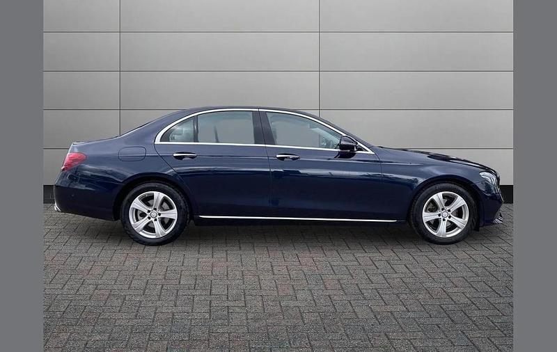 Used Mercedes E220 Premium Plus 194 HP (142 kW) 2016 Blue Sedan