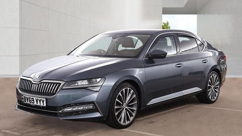 Used Skoda Superb LAURIN & KLEMENT 190 HP (139 kW) 2019 Grey Hatchback