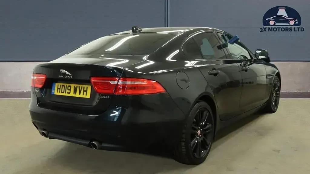 Used Jaguar XE Ingenium 200 HP (147 kW) 2019 Black Sedan