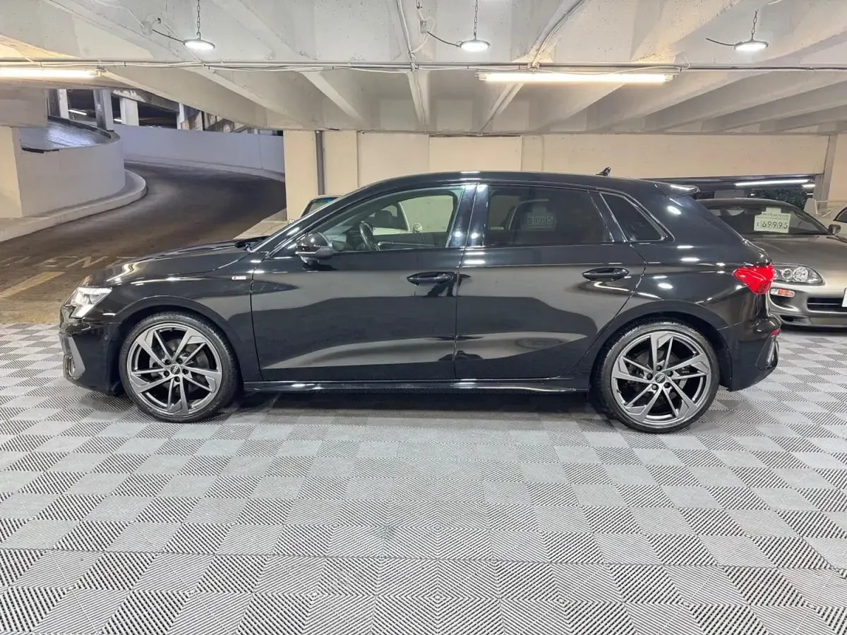 Begagnad Audi A3 Sportback Black Edition 150 HK (110 kW) 2022 Svart Halvkombi